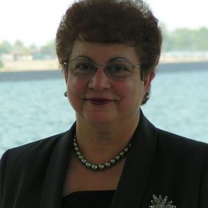 Meet your Posher, Azza